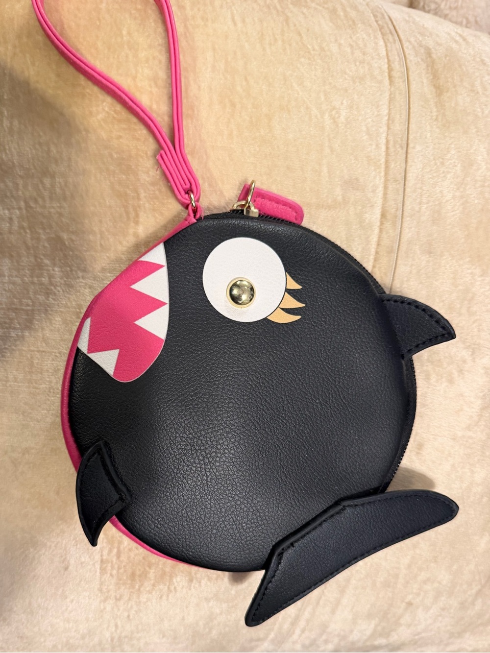 Betsy Johnson Penguin Wristlet Bag - Pink & Black - Picture 3 of 10